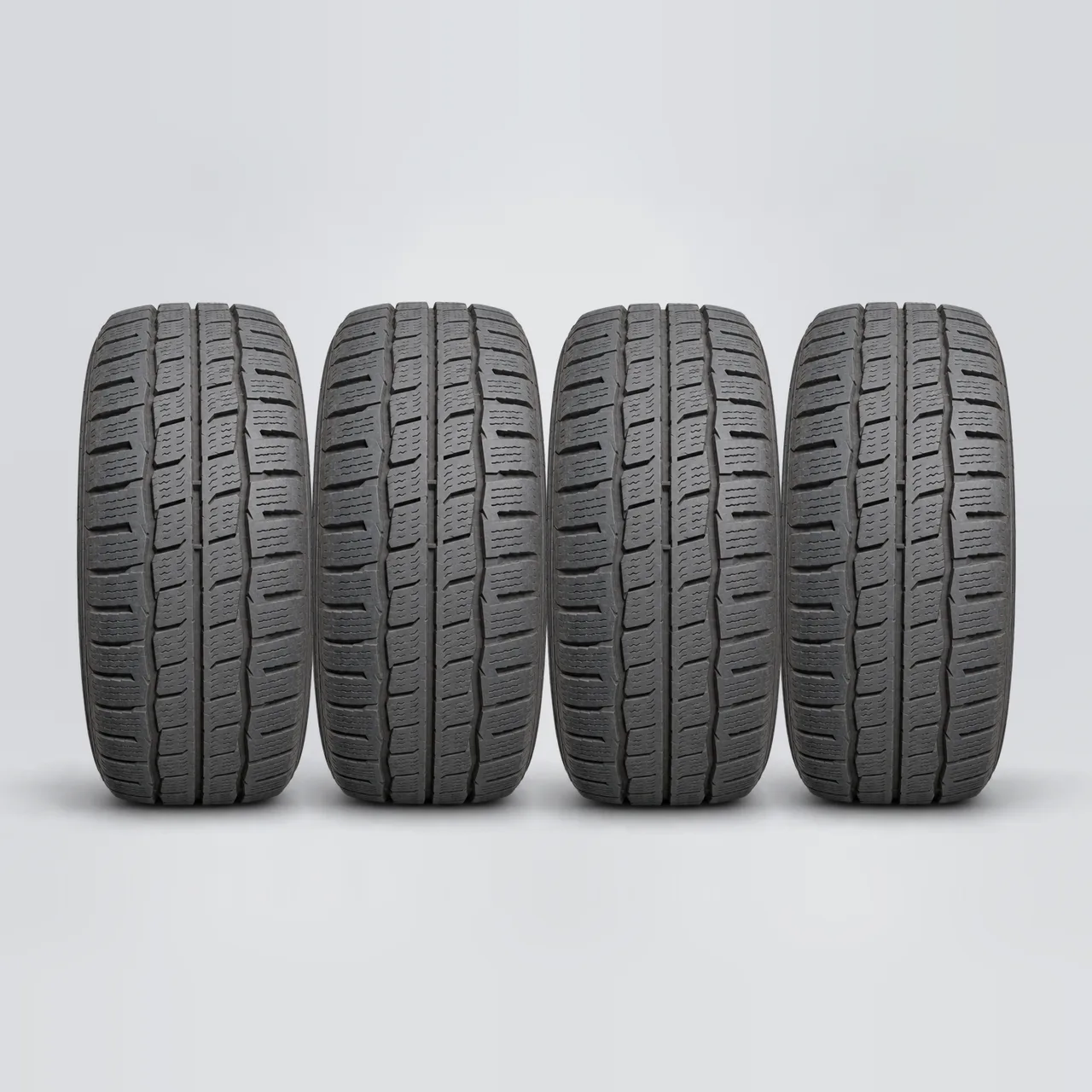 KUMHO WINTER PORTRAN CW51, 4 gomme, battistrada 5 mm